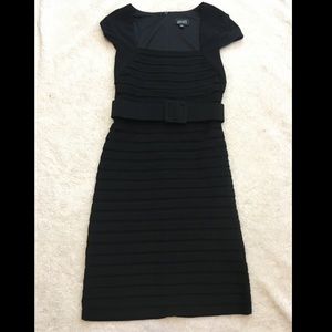 Adrianna Papell Black Dress size 8 LIKE NEW